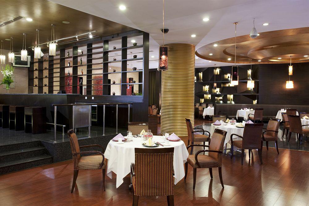 Holiday Inn Central Plaza Peking Restaurang bild